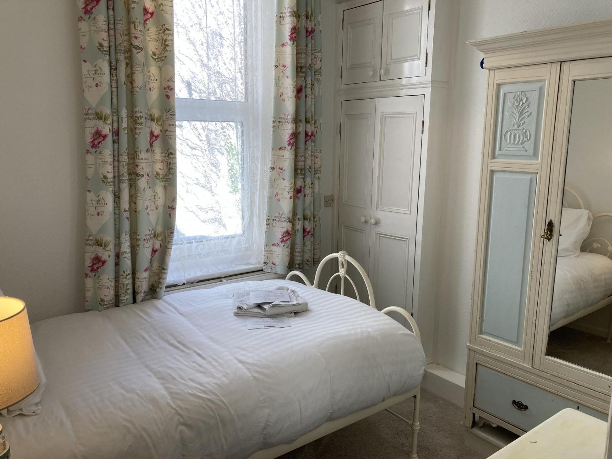 Апартаменти Flat 2, 1 Alexandra Gardens Вентнор Екстер'єр фото